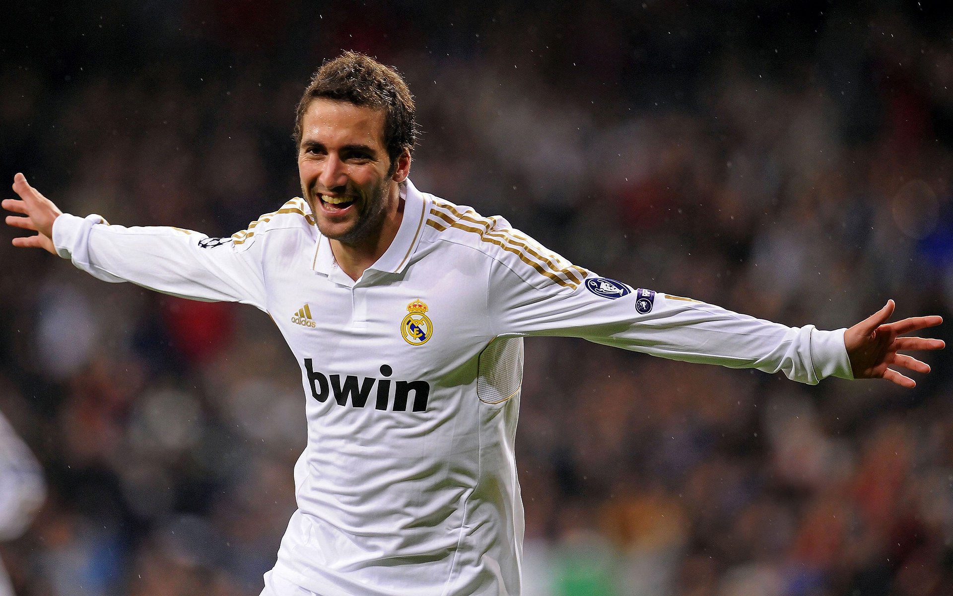 震撼人心的“最后一击”：欧冠最经典绝杀盘点，历届欧冠小组赛最后一轮比分