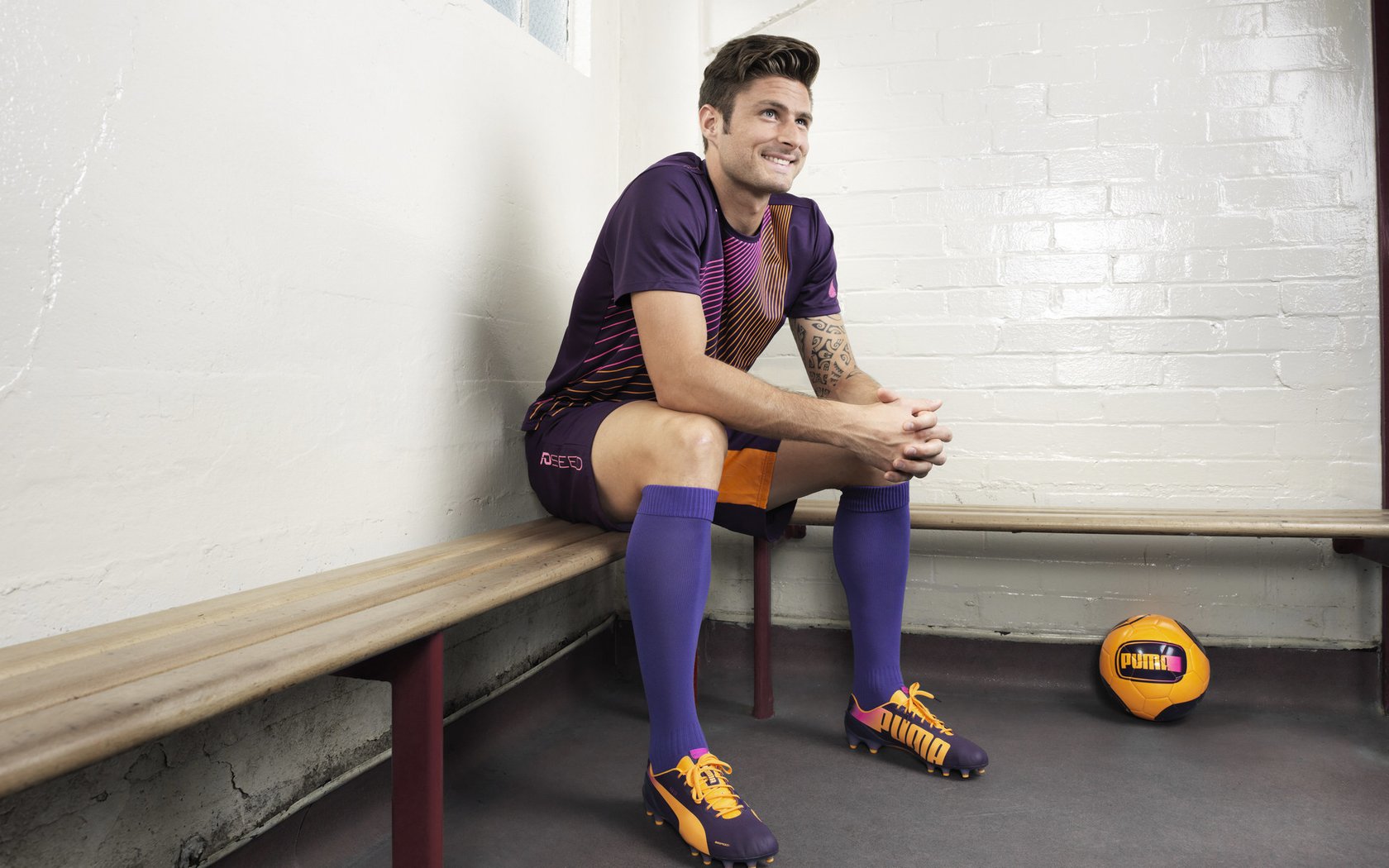 九游ios版-沃尔夫斯堡进攻意图明确打出流畅配合，沃尔夫斯堡阵型